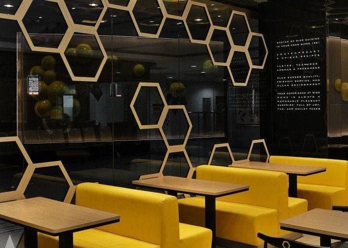 Maktab va universitetda hexagon panel